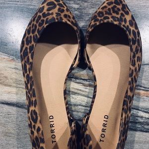 COPY - *BRAND NEW* Torrid flats